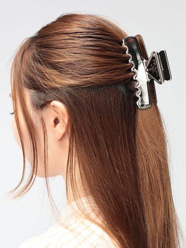 MIU MIU (ミュウミュウ) ロゴ ベルベット ヘアクリップ バレッタ
