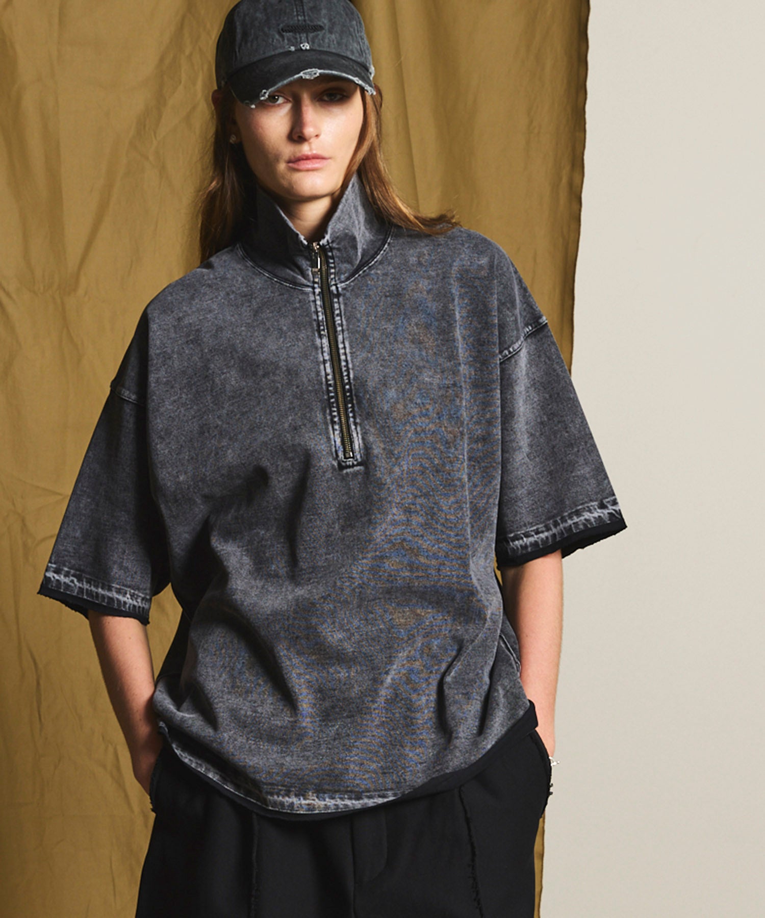 SALE】Uneven Dyeing Logo Embroidery Prime-Over Crew Neck T-shirt