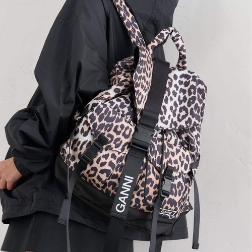 GANNI　Recycled Tech Backpack 　レオパード 美品 GANNI Recycled Tech Backpack P（バックパック/リュック
