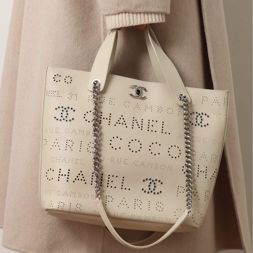 CHANEL/シャネル】パンチング 2wayバッグ（ショルダーバッグ