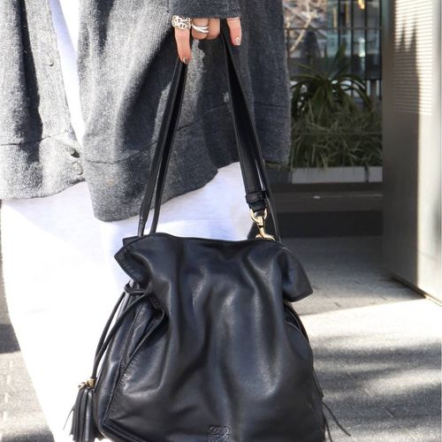 【LOEWE】22冬 セール！フラメンコ パフィー 2WAYバッグ LOEWE】22冬 セール！フラメンコ パフィー 2WAYバッグ (LOEWE