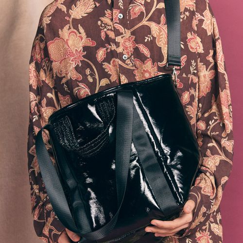 【日本未発売】EMIS GLOSSY PADDED TOTE BAG 8060274802865_1.jpg