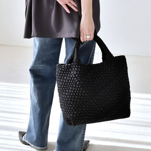 予約》quaranciel: ポーチ付き メッシュ 編み込み トート バッグ