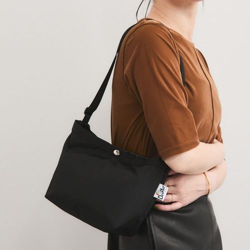 じゅんぺー9730　ショルダーバッグ クロコ型押しニードルスタッズ付ショルダーBAG
