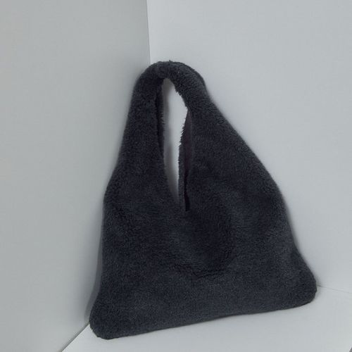 サロン アダム エ ロペ（SALON adam et rope’ ）/【HELEN MOORE（ヘレンムーア）】フェイクムートンリバーシブルバッグ SALON adam et ropé(サロン アダム エ ロペ) / 【HELEN MOORE（ヘレン