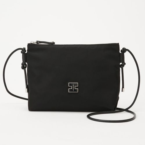 美品■IACUCCI オールレザー ショルダーバッグ　ブラック ウエストポーチ IACUCCI（イアクッチ）の「ウマ ボディバッグ ALCE（ボディバッグ