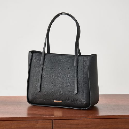 AOKI Oggi10月号掲載 A4・パソコン対応 ポイント金具付きバッグ 黒 A36_GT-033-06_1.jpg