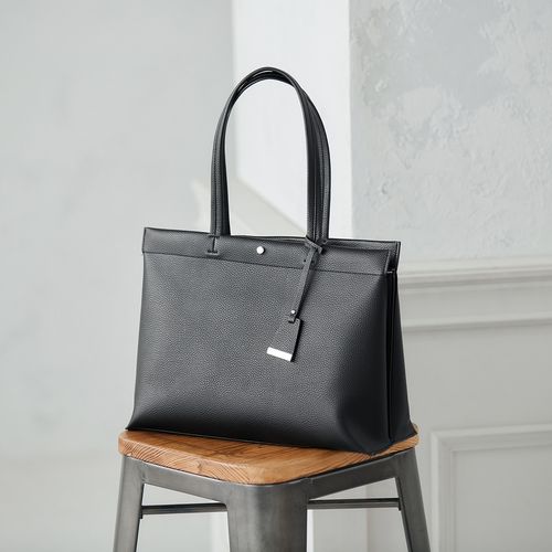 ≪Oggi12月号・Oggi.jp9月掲載≫ A4対応 人間工学 軽量 3層トー