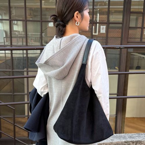 フェイクスエードトライアングルバッグ | FREDY & GLOSTER(フレディ