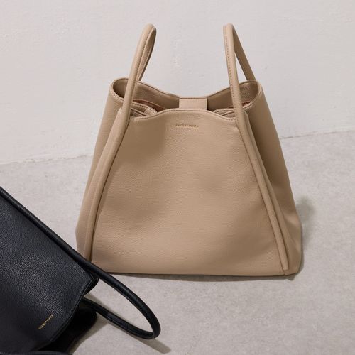 新品未使用タグ付き★コラージュ　パピヨネ　レザートートバッグ　通勤通学 新品未使用タグ付き☆コラージュ パピヨネ レザートートバッグ