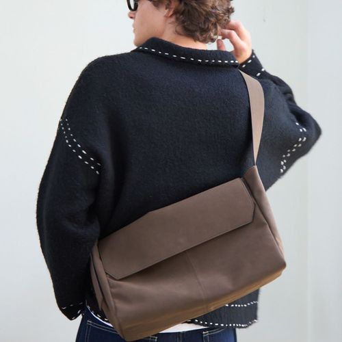 スエードフラップショルダーバッグ | COLONY 2139(コロニー トゥーワン