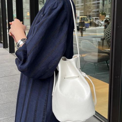 ☆新品タグ付き☆ DouDouドゥドゥ パイソン バケットバッグ