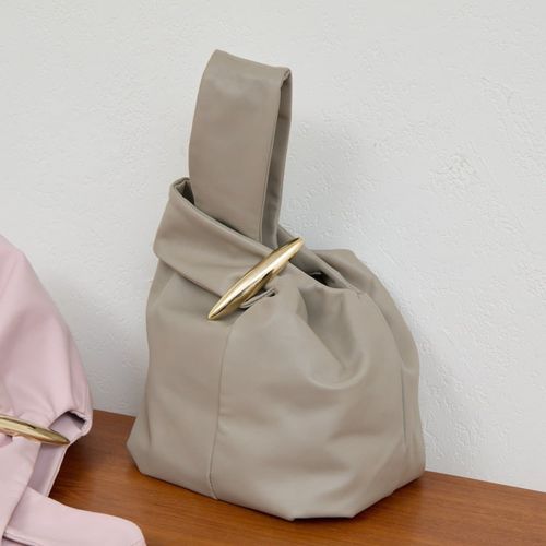 2.718】【500mlペットボトル収納可能】ピン付クロスバッグ