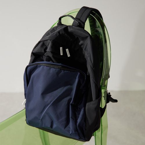 Nomadis ノマディス 黒×ネイビー リュック　新品 完売品　無地 美品 NOMADIS ノマディス プチリュック ブラック ナイロン