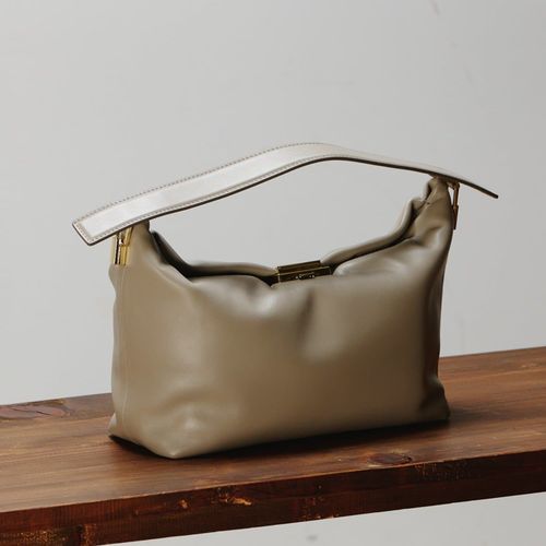 GALLARDAGALANTE ボディバッグ GALLARDAGALANTE（ガリャルダガランテ）の「ナイロンボディバッグ