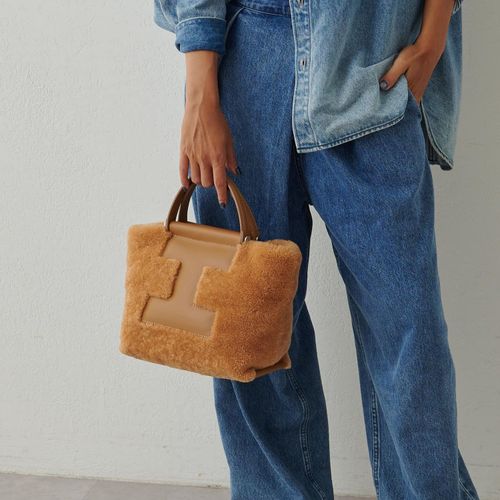 美品　今期新作　イアクッチ　ソルベット S PAGLIA/CERVO・RUGA IACUCCI（イアクッチ）の「ソルベット S PAGLIA/RUGA（トート