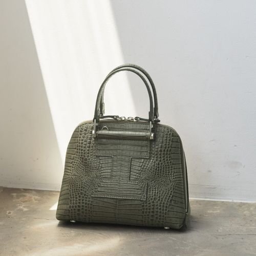 イアクッチ ギブリ ロゴ ポーチ付き ハンドバッグ レザーシボ革 新色登場！】ギブリ S ALCE / IACUCCI | ファッション通販