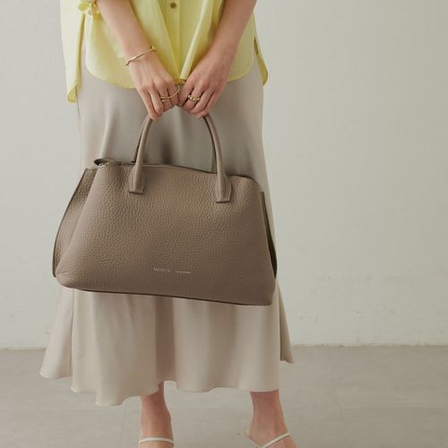IACUCCI イアクッチ ベラール Lサイズ 黒 A4可 IACUCCI（イアクッチ）の「ベラール L BOXATINO/RUGA ≪CLASSIC
