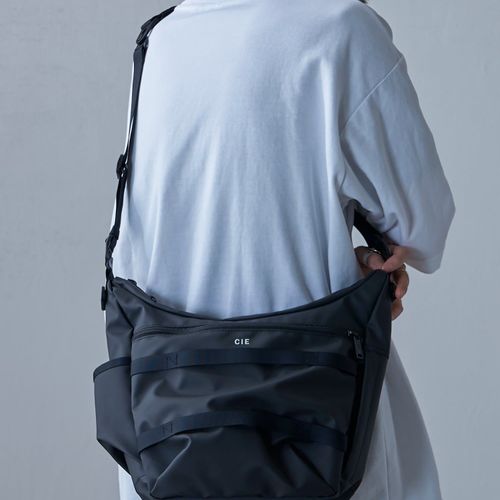 lui's✨ルイス✨ヘルメットバッグ✨ショルダーバッグ✨クロスボディ✨ブラック✨ lui´s✨ルイス✨ヘルメットバッグ✨ショルダーバッグ✨クロス