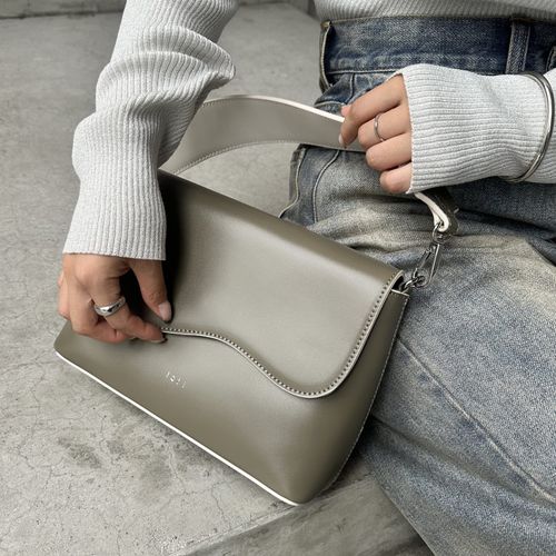 新品未使用Girlish⭐︎ピンタックショルダートップス MYZ1041312A0008_1.jpg