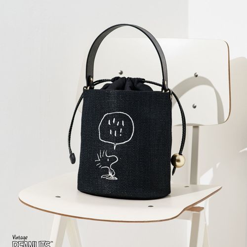 ロラライハリス♡ターコイズブルーベルベット♡刺繍の丸い巾着ショルダーバッグ ロラライハリス♡ターコイズブルーベルベット♡刺繍の丸い巾着