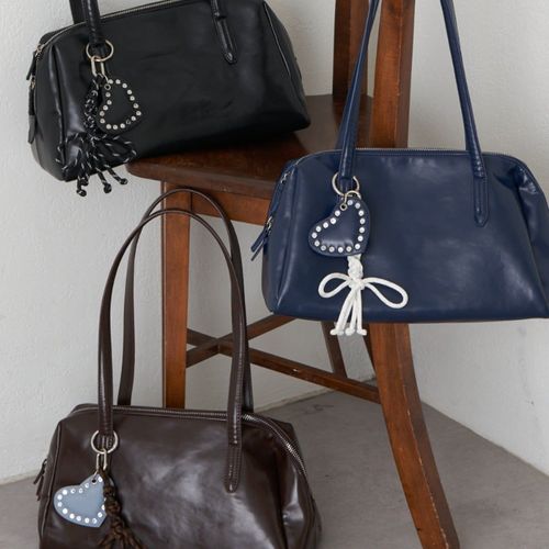 ペットボトル収納可能】ハートスタッズチャーム付きボストンBAG