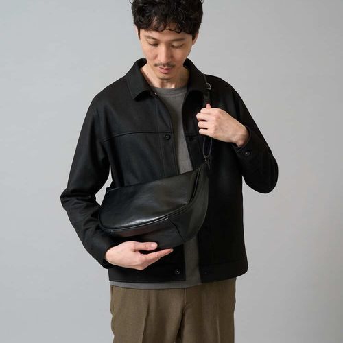 フェイクレザーハーフムーンショルダーバッグ(ショルダーバッグ