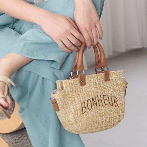 ロゴ刺繍ショルダーバッグ|キャラ・オ・クルス | レリアン公式