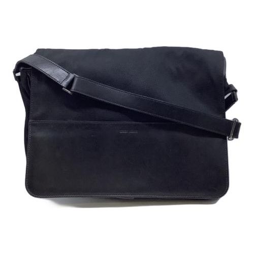 ロ*】様 Giorgio Armani ブラックレザーバッグ Giorgio Armani La Prima Leather Shoulder Bag | Black