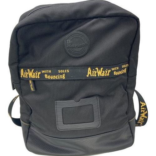 未使用 Dr. Martens フライトリュック　バックパック カーキ 未使用 Dr. Martens フライトリュック バックパック カーキ 中古・古着