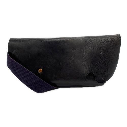 Uni&co ユニアンドコー　ブラックレザーメッセンジャーバッグ　M Uni&co. MESSENGER BAG (M)/NATURAL