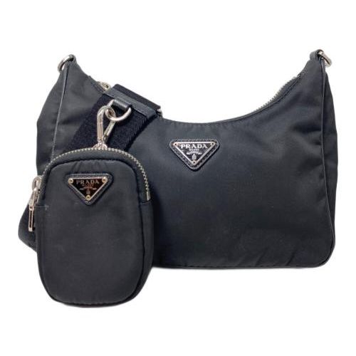 【新品未使用】プラダRE-NYLON三角プレートマフラー PRADA - プラダ PRADA マフラー 三角プレート Re-Nylon ブラック