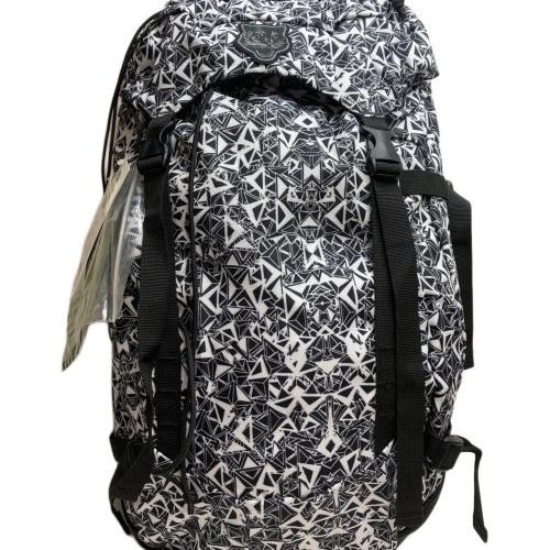 極美品 コラボ●オニツカタイガー × アンドレアポンピリオ バックパック 総柄 中古・古着通販】Onitsuka Tiger (オニツカタイガー) ANDREA