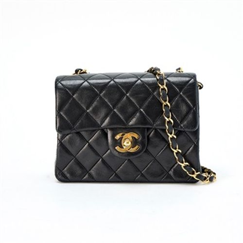 CHANEL ミニマトラッセ 18 ショルダーバッグ ブラック ラムスキン | MixTHINKS（ミックスシンクス） ｜  中古ブランド品・ブランド古着のセレクトショップ