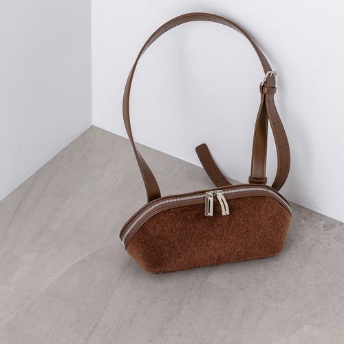 ADD CULUMN / FIGRE BODYBAG HAIR CALF