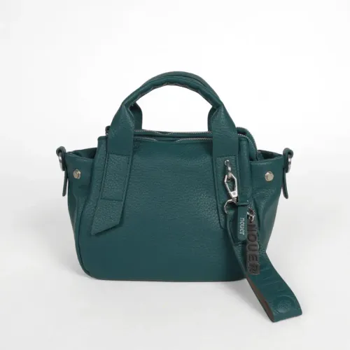 新品未使用 nouer ダークグリーン レザーショルダーバッグ チャーム付きフェイクレザー2wayバッグ（peacock green） - nouer