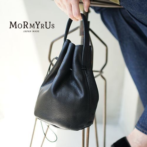 美品 MORMYRUS ドローストリングバック 巾着 型押し レザー 皮革 白 美品 MORMYRUS ドローストリングバック 巾着 型押し レザー 皮革