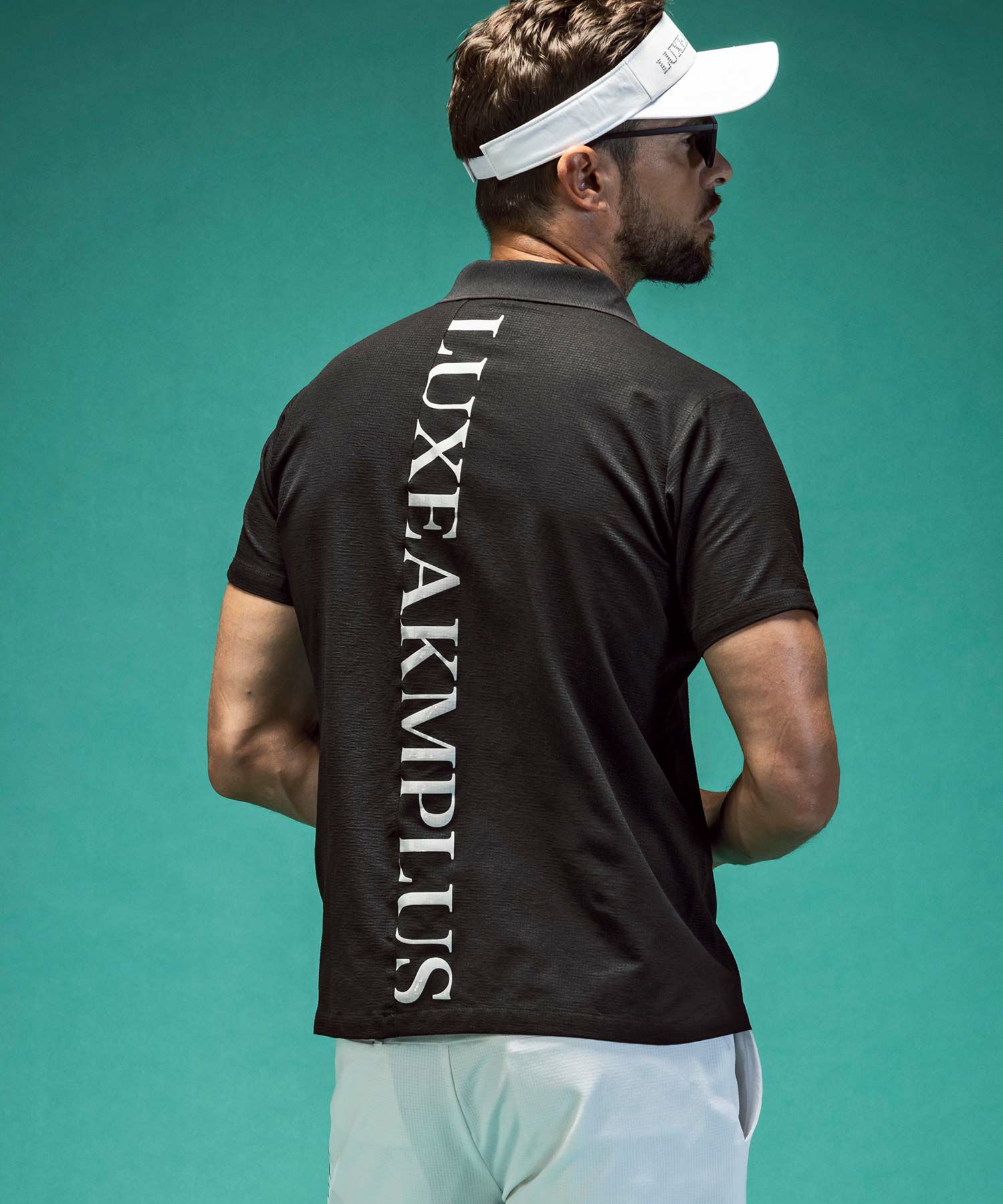 LUXEAKMPLUS ゴルフ 総柄ロゴ半袖モックネックTシャツ