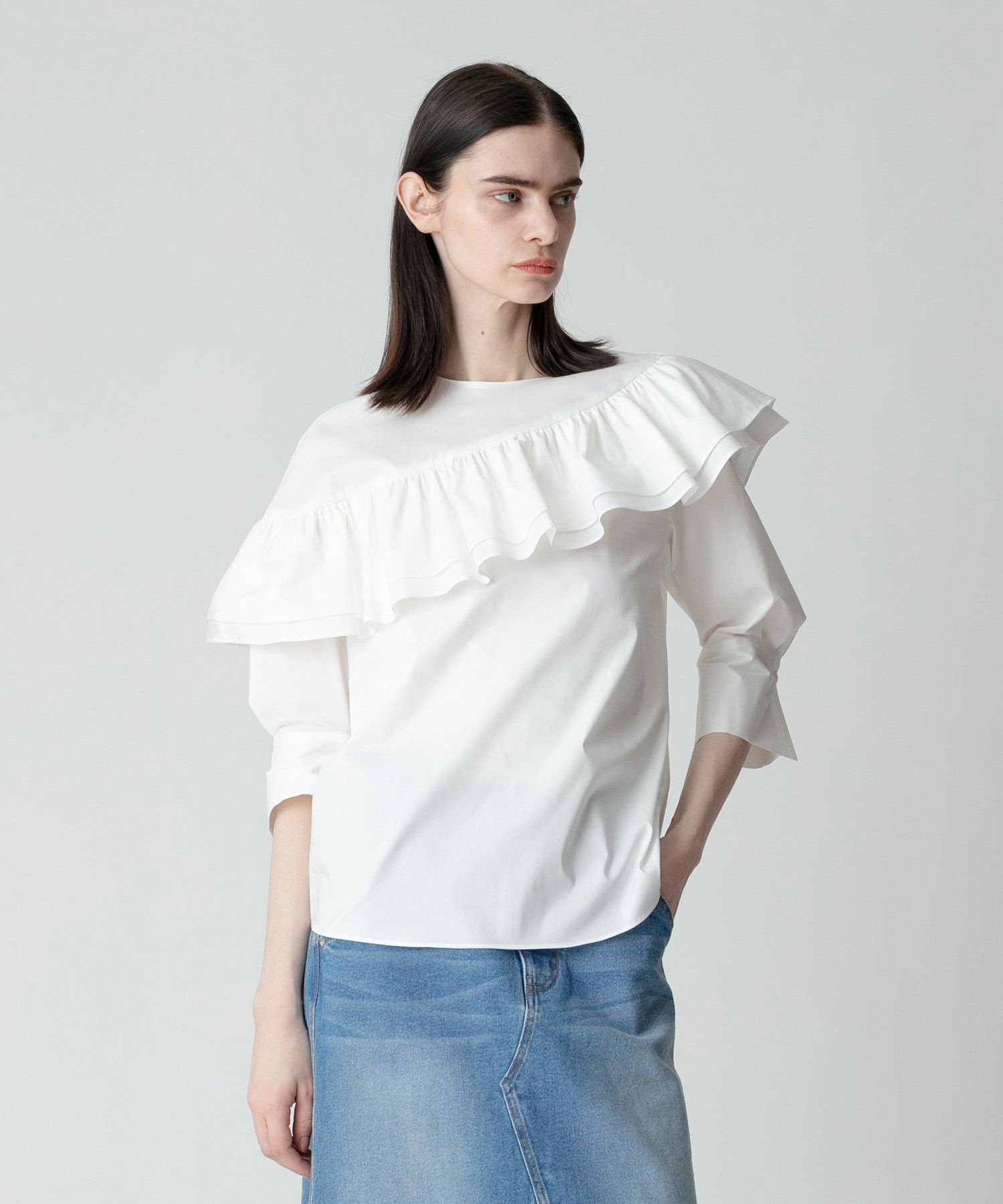 Audire bowtie volume blouse(VERY別注) (Beige)