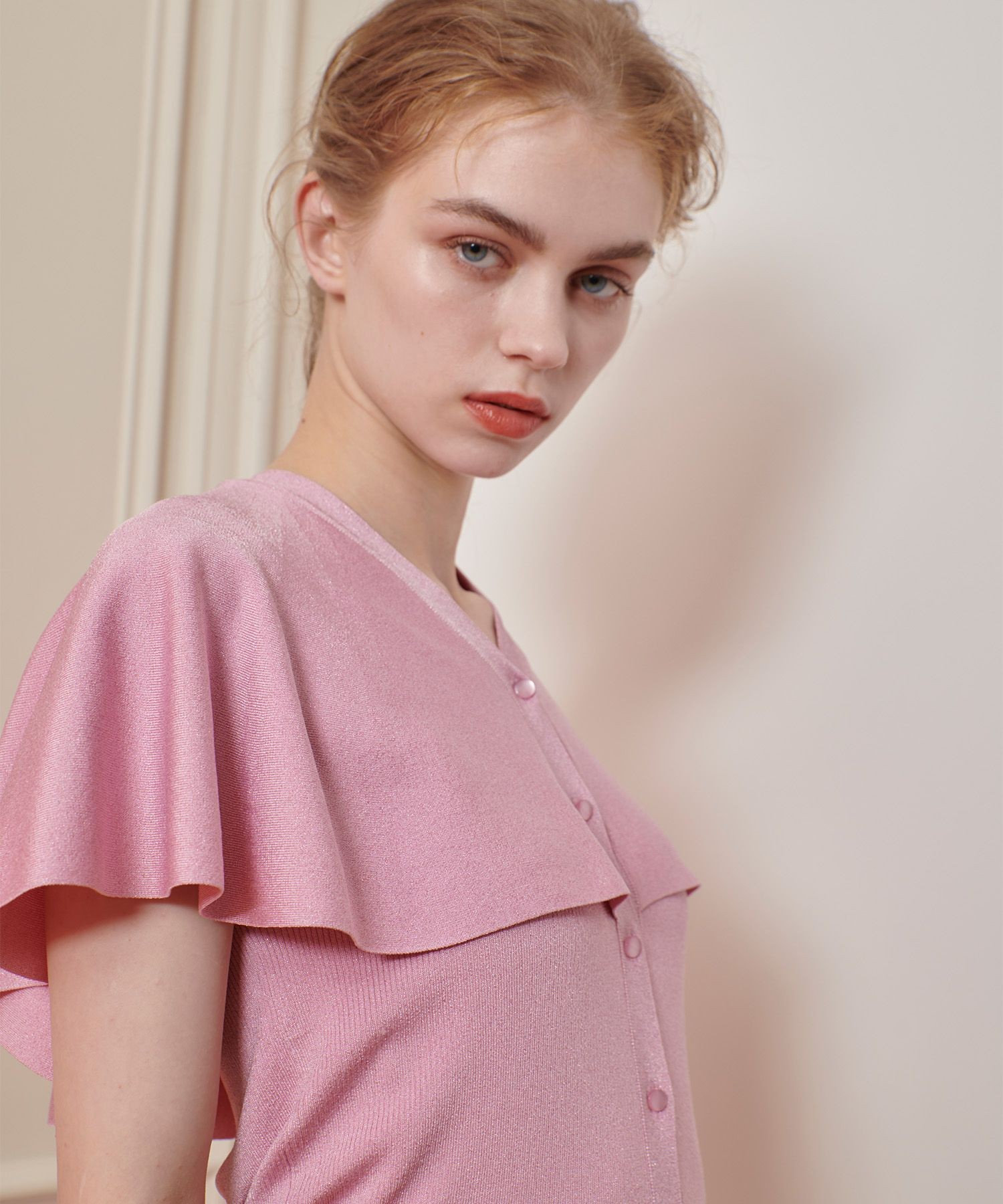 LOULOU WILLOUGHBY シュリンクレースプルオーバー ピンクベージュ LOULOU WILLOUGHBY シュリンクレースプルオーバー ピンク